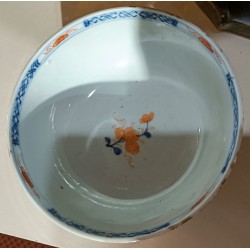 Porcelain bowl, 18th-century China, available at Moinat SA – Antiques and home décor