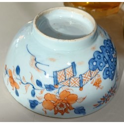 Porcelain bowl, 18th-century China, available at Moinat SA – Antiques and home décor