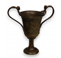 Coupe au satyre et nymphe en bronze