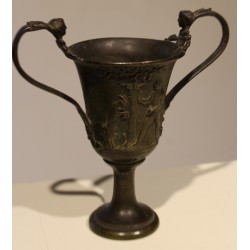 Coupe au satyre et nymphe en bronze