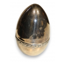Boite oeuf en métal argenté