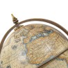 Globe Terrestre avec boussole séche sur socle