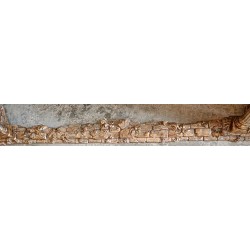Console en bois sculpté doré, dessus marbre noir