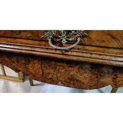 Bureau dos d'âne  Louis XV en loupe de noyer