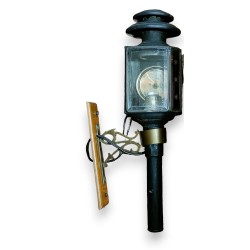 Horse-drawn carriage lantern