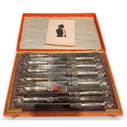 Coffret de couteaux en métal argenté