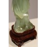 Geisha à l'épée en jade sculpté