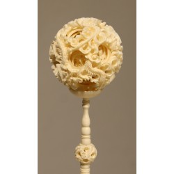 Boule de Canton en ivoire sculpté