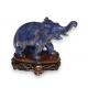 Eléphant en pierre dure bleue sculptée