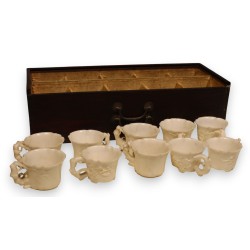Lot de 10 tasses en jade blanc sculpté