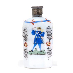 "Flüeli" glass bottle with the 'Gentilhomme' design