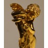 Bronze doré \"Cupidon versant sur un coeur\"