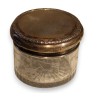 Boite ronde en cristal gravé, couvercle argent