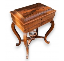 Travailleuse en noyer miroir à l'intérieur