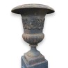 Black cast-iron urn with a leaf motif