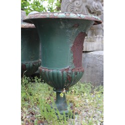 Urne en fonte verte