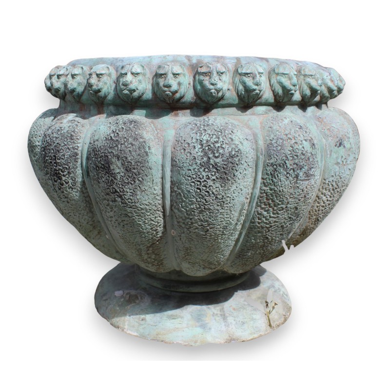 Cache-pot rond décor de \"Têtes de lions\"