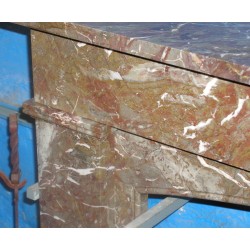  Cheminée Louis-Philippe, en marbre rouge. sur  Moinat SA  - Antiquités décoration
