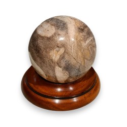 Presse-papier boule en bois petrifié