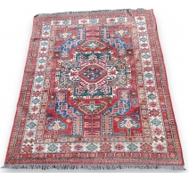 Tapis Kazak fond rouge