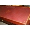  Bureau plat Louis XVI avec 4 tiroirs et 2 tirettes sur  Moinat SA  - Antiquités décoration