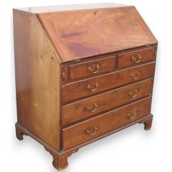  Bureau-commode anglais avec 5 tiroirs, 1 abattant. sur  Moinat SA  - Antiquités décoration
