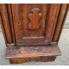 Prie-dieu en nyoer sculpté ouvrant à 1 porte