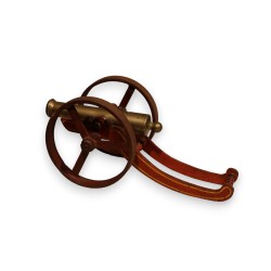 Canon de fête en fonte et bronze