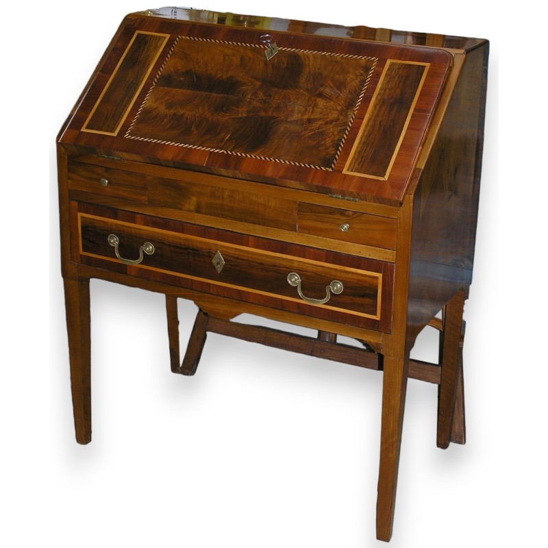 Directoire-style hump-backed desk, with marquetry inlay, by Moinat SA – Antiques and interior design