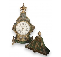 Pendule Louis XV laquée verte signé DUBOIS