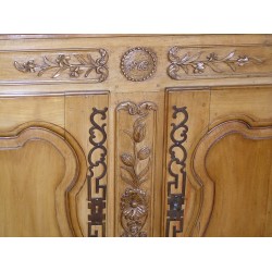  Buffet Bressan, 2 portes. sur  Moinat SA  - Antiquités décoration