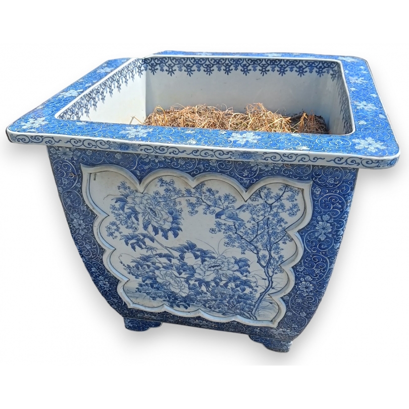 Cache-pot carré en porcelaine bleu-blanc (abimé)