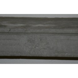 Kamin im Directoire-Stil, grau. Bei  Moinat SA  – Antiquitäten und Dekoration
