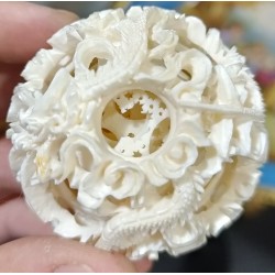 Boule de Canton en ivoire sculpté