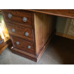 Bureau de marine en acajou à 9 tiroirs