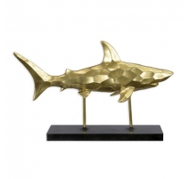 Requin polygonal en résine dorée