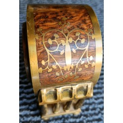 Desk clock in brass with a rosewood-effect finish