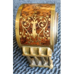 Desk clock in brass with a rosewood-effect finish