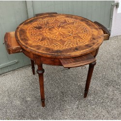 Guéridon style Louis XVI marqueté