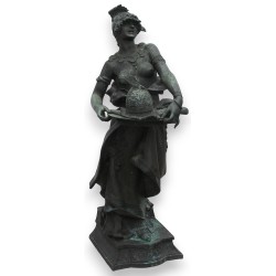 Bronze \"Fatma\", signé DÉBUT.