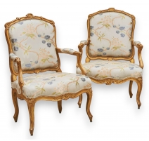 Paire de fauteuils Louis XV à la reine