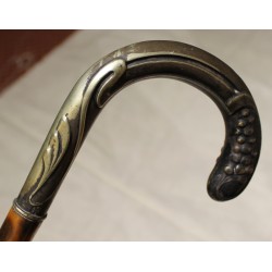 Canne crosse en métal argenté
