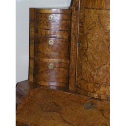 Baroque desk and chest of drawers. Available from Moinat SA – Antiques and home décor