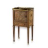 Table de chevet de style Louis XVI par DURAND