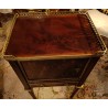 Table de chevet de style Louis XVI par DURAND