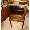 Table de chevet de style Louis XVI par DURAND