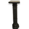 Colonne formant sellette en marbre vert