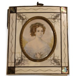 Miniature \"Jeune femme en robe blanche\"