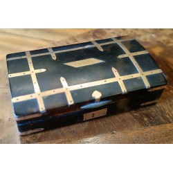 Small tortoiseshell ‘chest’ box by Moinat SA – Antiques and decorative items
