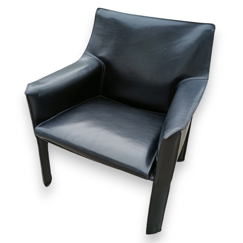 414 Cab armchair in black leather by Mario at  Moinat SA  - Antiques and home décor